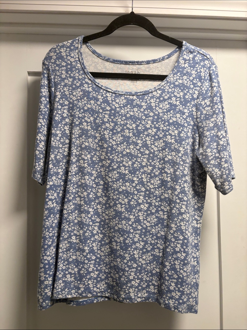 Time and Tru Light Blue Floral Short Sleeve Tee